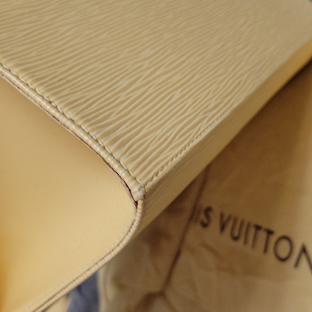 LV Epi Yellow handbag - Picture 15 of 17